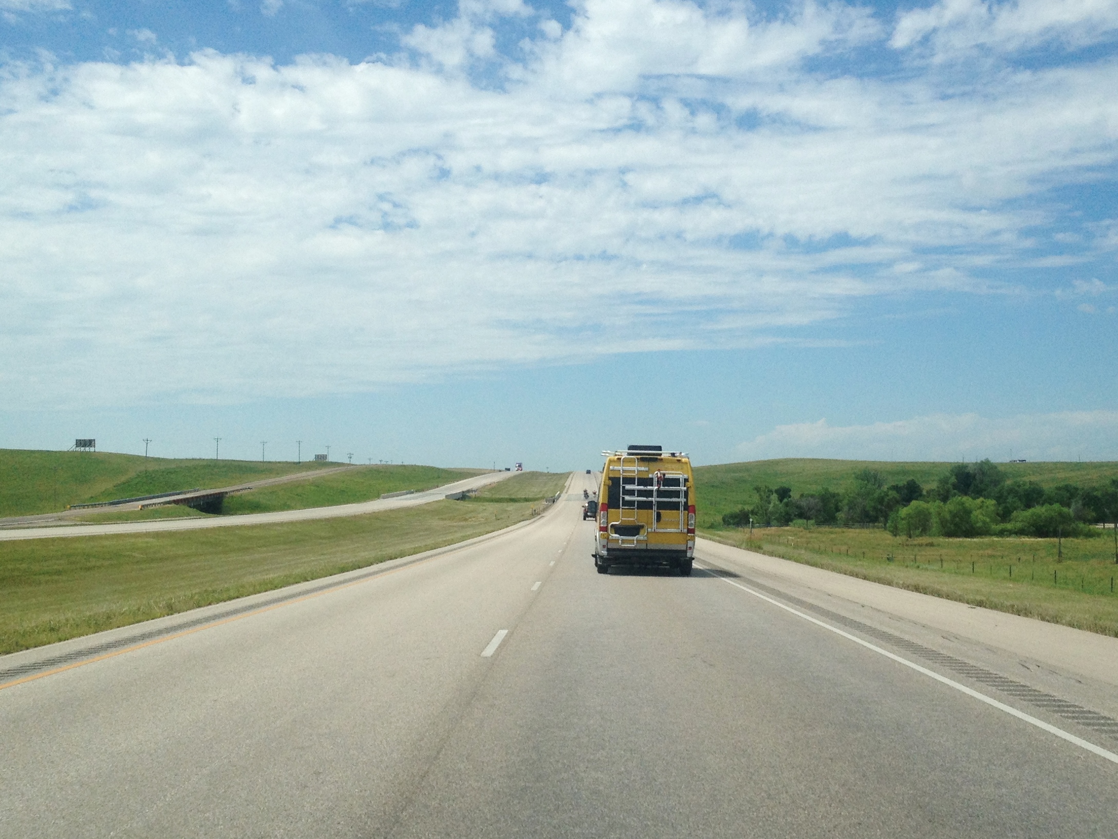 Healthy Roadtripping: Don’t Eat and Drive!