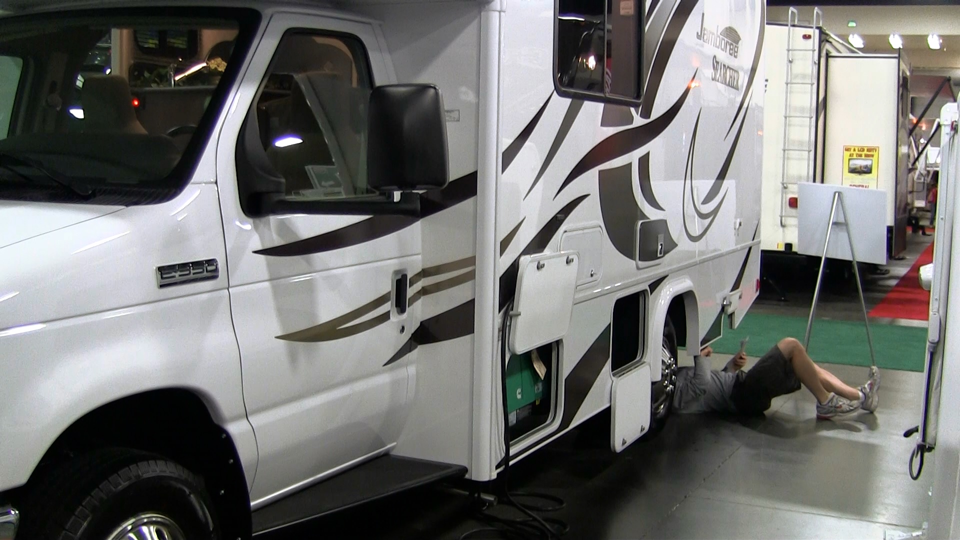 Review of 2014 Fleetwood Jamboree Searcher 23B