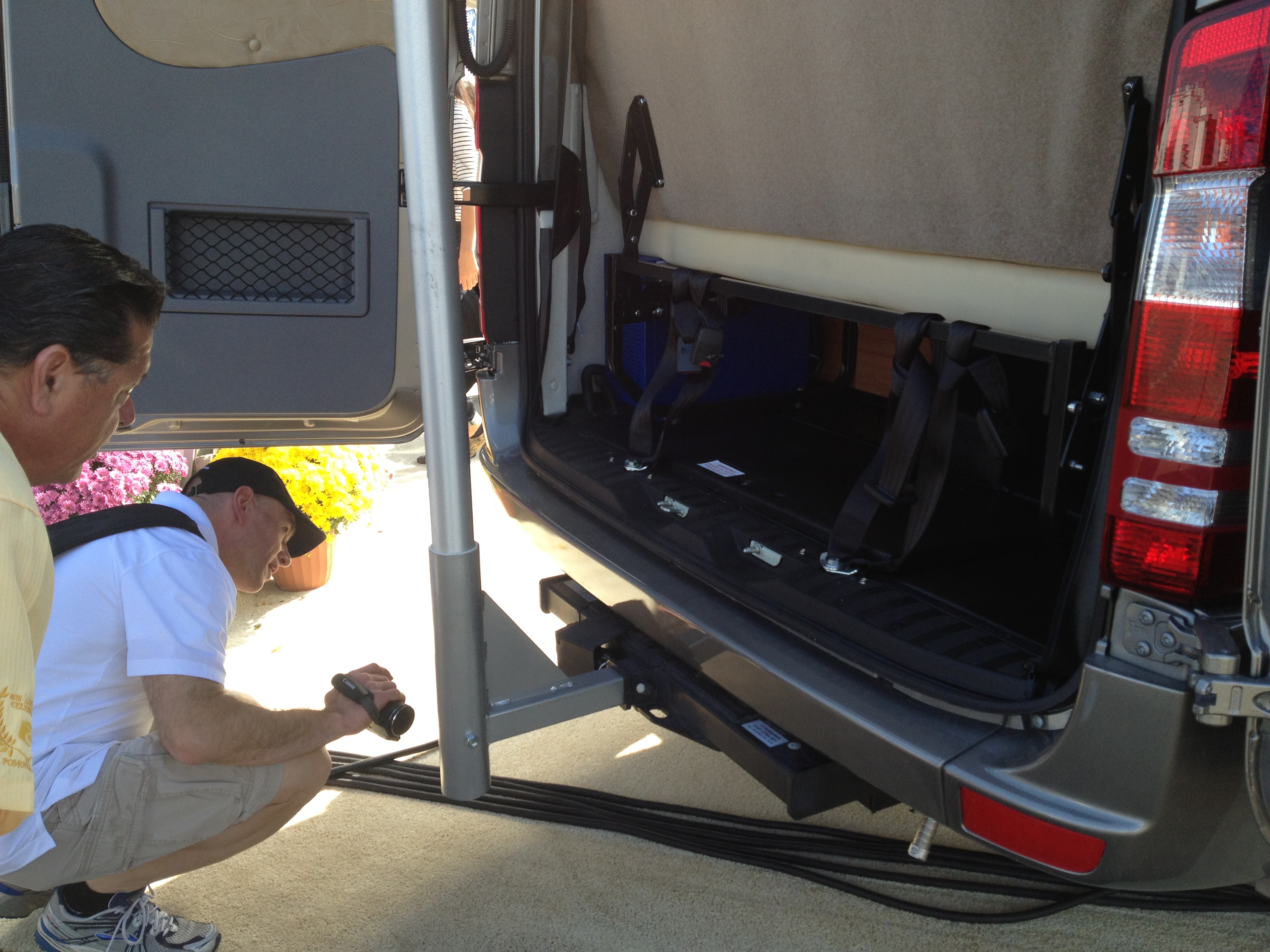 2014 Roadtrek E-Trek Review – A Quick Look